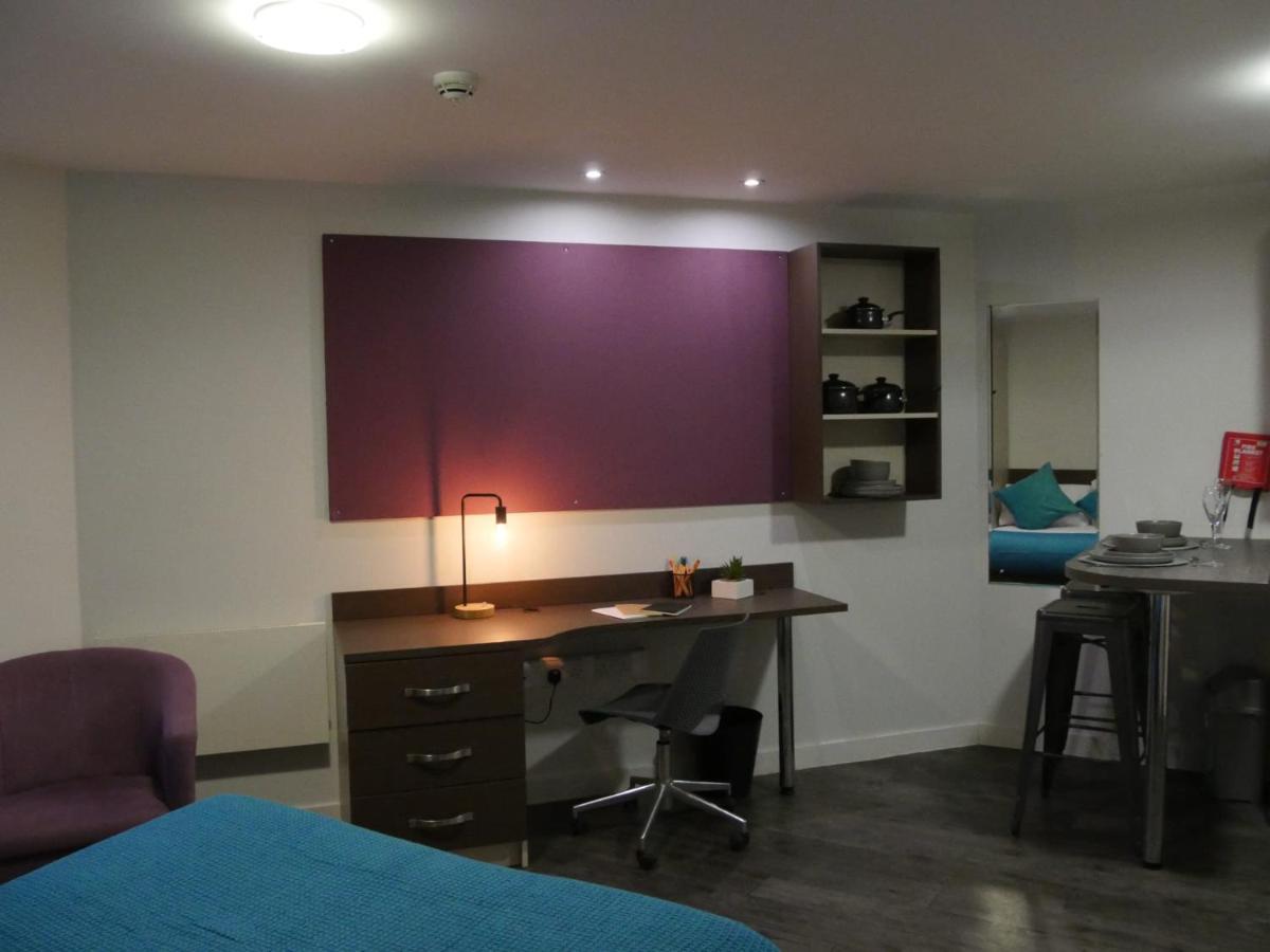Corner House In Sheffield 아파트 외부 사진