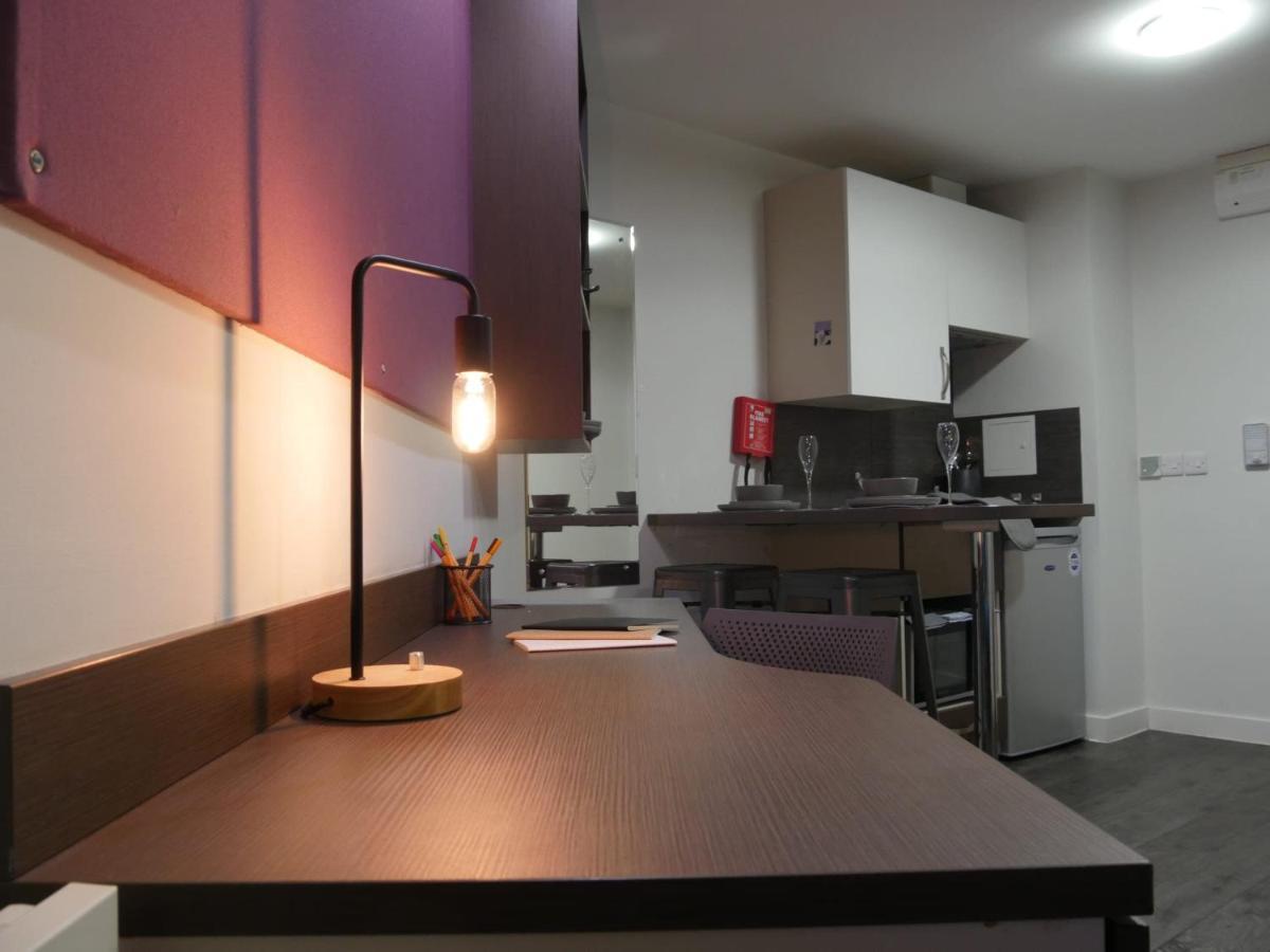 Corner House In Sheffield 아파트 외부 사진